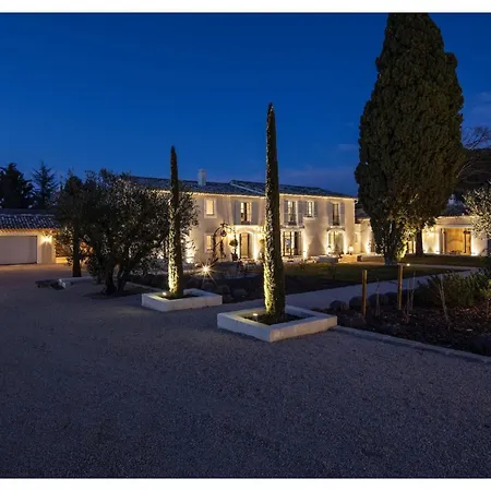 Villa Isabele - Steps From The Sea *